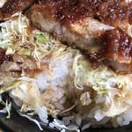 舞木ドライブイン - ソースのしみ具合