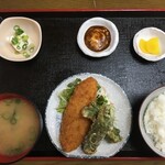 日替り定食500円税込（白身魚フライ）