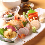 Raw sea urchin and sashimi set meal