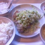 中国料理 上海酒家 - 蒸し鶏のネギソースかけ定食