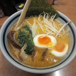 麺友 一誠 - ・「皮付きらーめん 中辛(\700)」＋「味付玉子(\100)」。