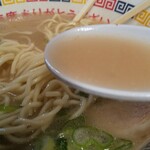 丸星ラーメン - 豚骨スープ