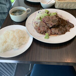 キャトルラパン - ボリュームあります！