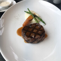 THE COSMOPOLITAN GRILL BAR TERRACE - メインのお肉はフィレ。