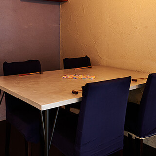 ゆったりと広々とした店内。