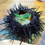 心粋厨房 獬 - あるひのつきだし（いがうにと天然白えびの和え物）