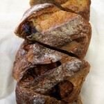 メゾン ムラタ - 無花果とくるみのカンパーニュ   360円