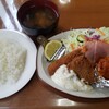 キッチンはっとり - ◆「Bランチ」
 ・エビフライ・肉料理・魚フライ・サラダ・お味噌汁