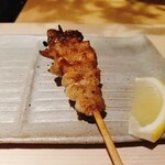 焼鳥 おみ乃 - 首皮