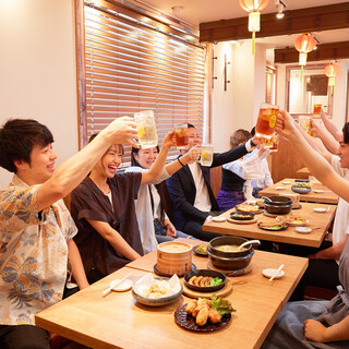 20名様までテーブルを囲んでお食事できます。貸切も対応！