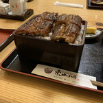 炭火焼うなぎ 東山物産 - ご飯ぎっしり