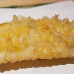 にい留 - (12)玉蜀黍(静岡県産)
      夏の陸の王者、玉蜀黍は様々な品種が開発されており、甘さの追求が進んでいます。
      太陽の薫り、揚げられても瑞々しく、更に深みある甘さへと昇華しています。