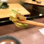 鮨処 多田 - 焼物 アナゴの添え物のアボカドをあけがらしで