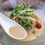 リンガーハット - ナッツが効いたコクのあるスープ