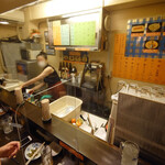 菜香餃子房 - 隣とは衝立