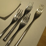 リストランテ サクラ - 一番右は銀のカトラリー