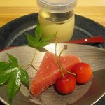 Otsuaji Asai - デザート：濃厚なお味の自家製窯出しプリンと、スプーンで崩しながら頂く すいかの氷菓に サクランボが添えられています。 もうじき夏がやってきますネ！ 　　　　　2020.06.13
