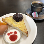 喫茶 よりみち - ブレンドコーヒー380円と小倉トーストのモーニング