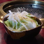 Toukaen - 玉ねぎ、レタスのサラダ