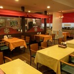 二葉會館 サンセール - フロアは70席をご用意。可動式ですので、大人数のお集まりにも対応いたします。