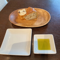 THE FUNATSUYA - Pane  いつものパンとオリーブオイル(*^^*)