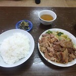 石神食堂 - ミックス（すじ、ホルモン）￥700、めし￥200