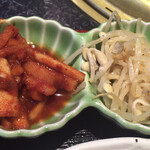 個室焼肉 晩翠 - 大根キムチ&豆もやしナムル