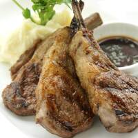 オーストラリア産 ラムチョップのグリル エストラゴンソースで