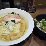 仙臺 自家製麺 こいけ屋 - 川俣シャモ中華そば（塩）+ボンゴレ丼