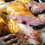 ブロンコ ビリー - 見て見て！　チキン完璧
      中心まで熱々なのにプリプリのピンク
      これはさすが！