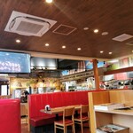 ブロンコ ビリー - 店内　モニターで焼き焼き中継