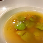 131799054 - 空豆とハムのブイヨンのスープ