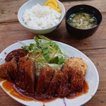 洋食の朝日 - ビーフカツ(¥1550)+クリームコロッケ(¥250)