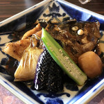 味彩 あらい - アラの煮付け 何の魚か分かる？