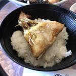 味彩 あらい - アラをオンザライス
カマの美味しい部位