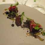 ジョンティ アッシュ - しっとりと火を入れた大山鶏　新玉葱のクーリとモリーユ茸のエチュベ