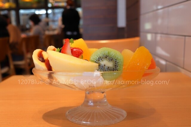 フルーツショップ＆パーラー おだわら（Fruit Shop&Parlor ODAWARA） - 本八戸（ケーキ）の写真