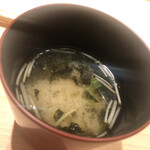 すが弥 - 鮨屋のお椀はウンマイ