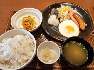 Gasuto - よりどりバランス朝定食　699円