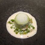 ル・マンジュ・トゥー - プティポア（グリーンピース）のムース仕立て