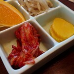 焼肉・冷麺 三千里 - 定食の漬物