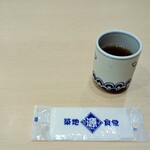 Tsukiji Shokudou Genchan - お茶とおしぼり
