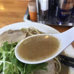 麺饗 松韻 - コッテリのスープ
