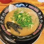 無鉄砲 総本店 - とんこつラーメン(メンカタフツウネギオー)