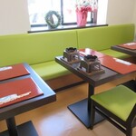 釜めしや 幸右ェ門 - テーブル席