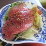 釜めしや 幸右ェ門 - ローストビーフサラダ