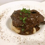 ミッテラン三世 - 牛ほほ肉の赤ワイン煮込み