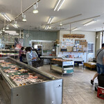 サスエ前田魚店　西小川店 - 店内