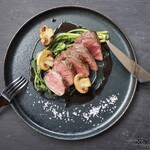 東京基地 - 牛はらみのステーキ