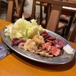 鉄板焼肉ひばり - 牛ホルモンMIX、カルビ